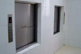 专业传菜电梯维修图片