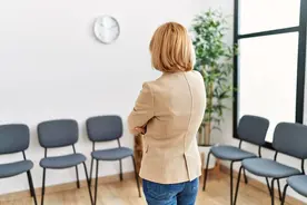 男人过了60岁，真的不年轻了吗？两个女人说出心里话图片