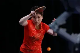 邓亚萍：博士毕业官至副厅级，遭质疑怒晒儿子国籍，今50岁不显老图片