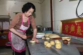 故事：一幅金手镯，一套门面房，牵出的悲欢离合图片