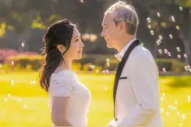 老婆错发前男友信息给我,我提出离婚,1年后得知真相,我决定复婚!图片