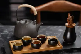 中老年人喝茶，早上晚上喝都错了？建议：这2个黄金时间最好图片