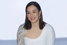 有种“整容”叫钟丽缇结婚，老公张伦硕变化不大，她却像换个人图片