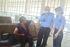 旅客身陷困境，车站工作人员伸出援手图片