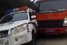 因低血糖在应急车道吃东西，被交警扣分罚款，江西一司机怒撞交警图片