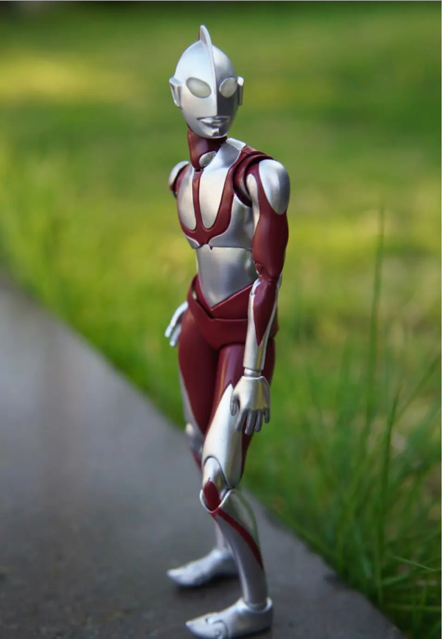 超人（Superman）和奥特曼（Ultraman）到底谁更超级？