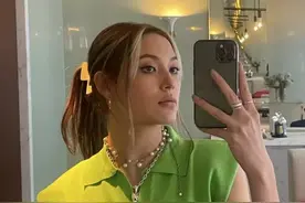 倒时差！谷爱凌在美国纽约晨跑，晒自拍，马甲线抢镜，获粉丝安慰图片