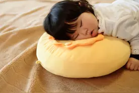 掌握宝宝睡眠的“转折点”，哄睡带娃更轻松，许多家长被蒙在鼓里图片