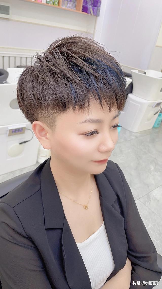 女士短发别乱剪,最火还是这三种,清爽自然真时尚(无刘海短发发型图片