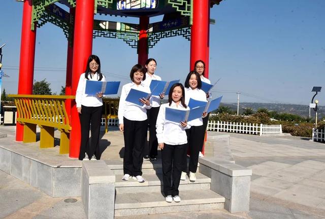 ϲӭ����� �滭�����̡����Ӱ��˴����Сѧ��ʦ�Ž��