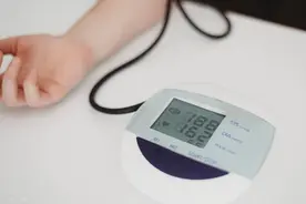 血压高的人，请自觉管住嘴：这4种食物能不吃就不吃图片