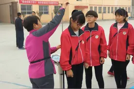 小学生1.9米被体育局选中，父母身高随之曝光，评论区酸味十足图片