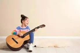 中国最受欢迎的吉他教材，也是我学吉他多年来，见过最好的书籍图片