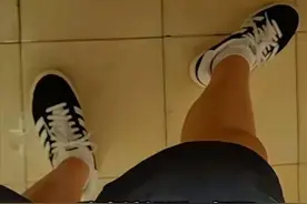 听说这是东北人的统一站姿？你“中招”了吗？图片