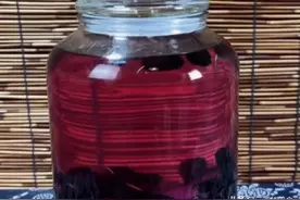 桑葚酒在泡制过程中常见的几个错误方法，你知道是哪几条吗？图片