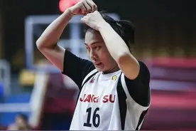 WCBA惊现赛场恶性事件，大学生球员垫脚或令受害者生涯报销…图片