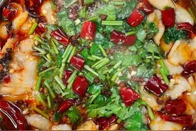 麻辣爽爆的水煮鱼片，嫩滑进味，鲜美开胃超下饭菜图片