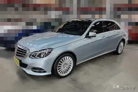 16万的奔驰E260L，提车前发现新大陆，美女客户：帮我也检测一下图片