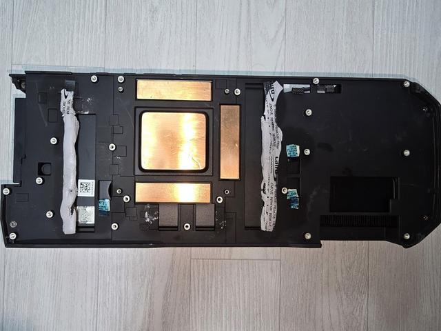 对标英伟达RTX 4090？AMD未发布的显卡原型散热器曝光