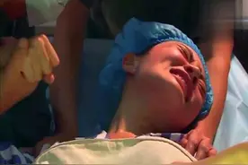 产妇顺产遇意外，医生用“特殊工具”救出胎儿，反遭家属埋怨图片