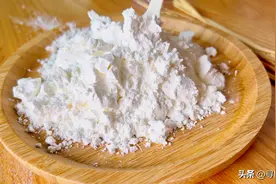 面粉放多久就不能吃？答案告诉你面粉会过期变质，搞懂了别再乱用图片