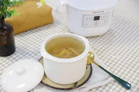 江西传统瓦罐汤，在家用电炖锅完美复刻，不加一粒味精，鲜美可口图片