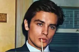 阿兰.德龙葬礼举行，风流不羁被称全球最帅，曾向中国女星求婚图片
