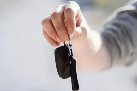 “全款买车”和“贷款买车”，有何区别？算笔账你就明白了图片