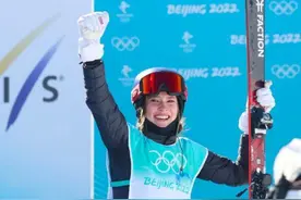 谷爱凌夺冠后，美媒诬蔑其忘恩负义背叛美国，还称她很快就会后悔图片