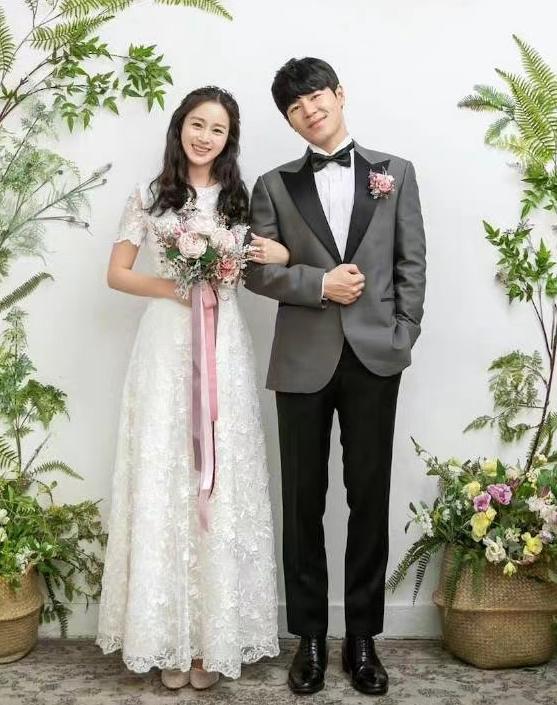 10月7日,rain的妻子金泰希(又译金泰熙)照常与《你好再见,妈妈》的