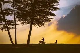 男人的这些表现，99%在说“我喜欢你”图片