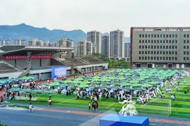 用人单位看重沟通能力 重庆这场高等专科学校校招900人次达成就业意向图片
