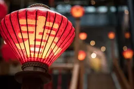 一到过年，生两个孩子的好处就尤为明显了，一胎家庭只有羡慕的份图片