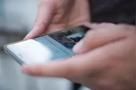 孩子捡到手机交给80后妈妈，一波三折引发两场官司，律师：捡到失物拒不归还或构成侵占罪图片