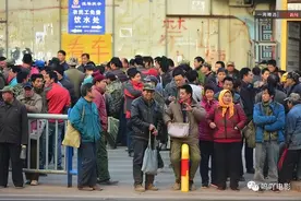 六十岁以上农民工统一清退？中央一号文件命令：全力保障农民权益图片