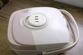 美的电饭锅的定时数字2和8同时闪跳故障检修图片