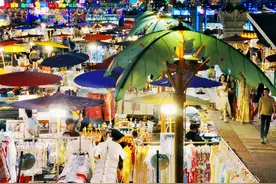 我在西双版纳，跟十几个“西域公主”抢机位图片