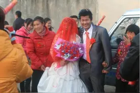 找对象一定要了解这句老话：男看耳朵，女看嘴，有什么科学依据？图片