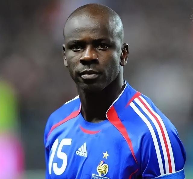 1972年元旦这天图拉姆出生在法国海外省瓜德罗普.