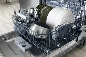 洗碗机是如何洗碗的？和手洗相比，它是“神器”还是“鸡肋”？图片