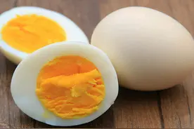 得了肝病，每天早上坚持吃一个鸡蛋，会有什么改变？医生帮您分析图片