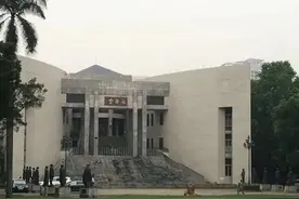 你知道学校为何大多建在坟地上吗？而且还是乱葬岗图片