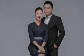成都空姐爱上头等舱乘客，还主动给联系方式，结婚6年现状如何？图片