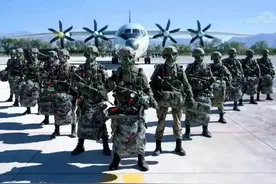 空降兵重装化，解放军如何应对台海战场的挑战？图片