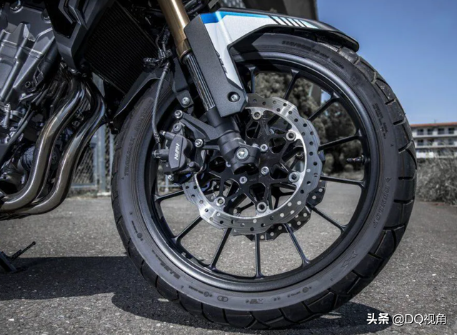 中小排量ADV摩托，本田2022款CB400X解析，减震制动双升级