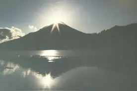 富士山下图片