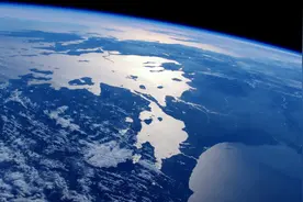 用了40多亿年，地球上的水变少了吗？科学家在一块石头上找到答案图片