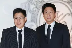 霍英东家族聚会照曝光！霍启刚坐第一排尽显地位，二房三房未现身图片