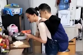 “连体夫妻”爆红，无腿丈夫出轨女粉丝，独臂妻子退出后怎么样了图片