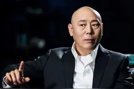 当年，李成儒做生意挣了千万美元，可是儿子想要一台钢琴他都不给图片